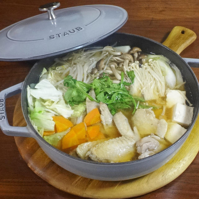 旨みたっぷり！鶏肉とシャキシャキ野菜の味噌鍋