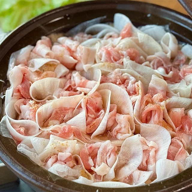 【レシピ】簡単ヘルシー♬ひらひら大根と豚バラのうま味鍋♬