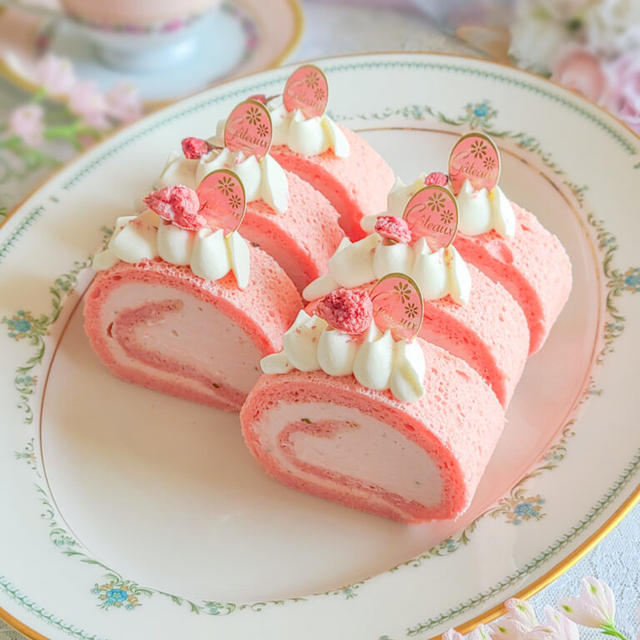 ふわふわ♪ピンクの桜ロールケーキ✳︎レシピあり