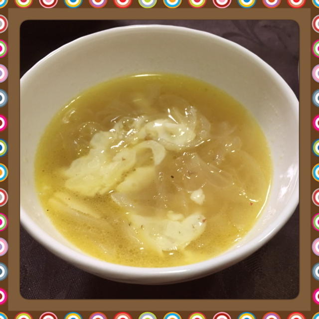 お鍋ひとつで作れるオニオングラタン風スープ（レシピ付）