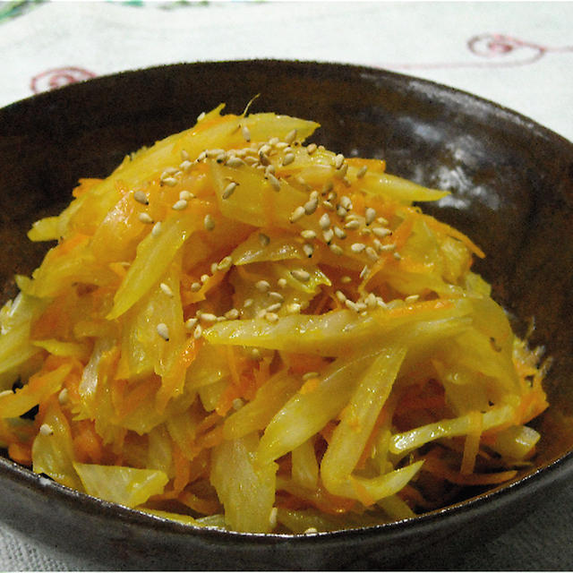 簡単、作り置き！白だしでセロリとニンジンのきんぴら。