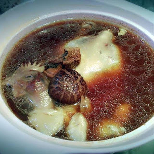 百菇雞湯│いろいろキノコの鶏スープ