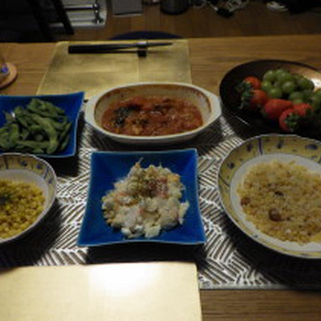 2/3の晩ごはん　冷凍食品とお惣菜を並べて(^^ゞ