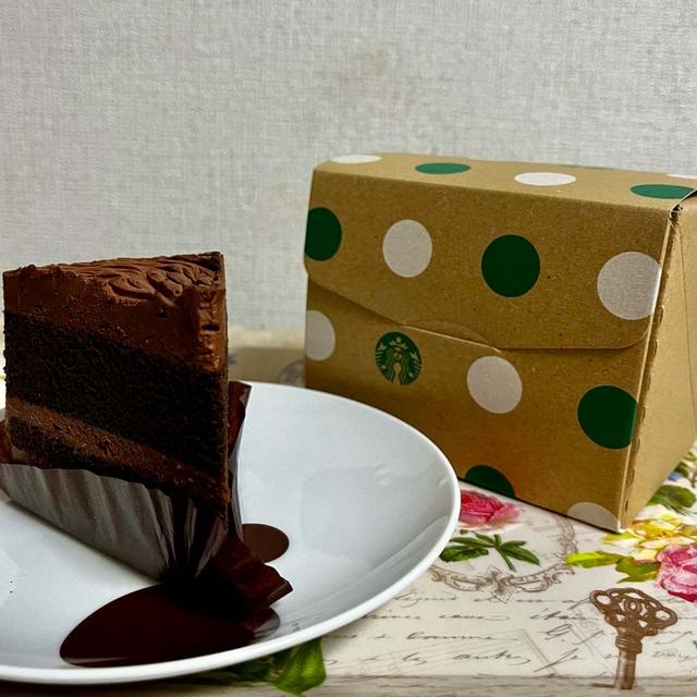 チョコ好きにはたまらない！スタバ チョコレートケーキ