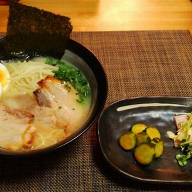 うすーくスライスが・・・自家製叉焼ｄｅとんこつラーメン♪・・♪