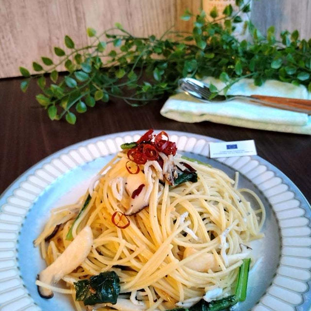 イタリアの定番食材を使って☆小松菜とエリンギのしらすペペロンチーノ【タブェルネッロ オルガニコ】
