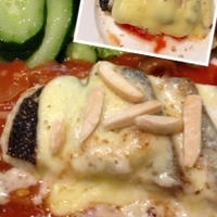 ＜レシピ＞スズキとトマトのチーズ焼き　（小岩井スライスチーズ醗酵バター入りを使って）
