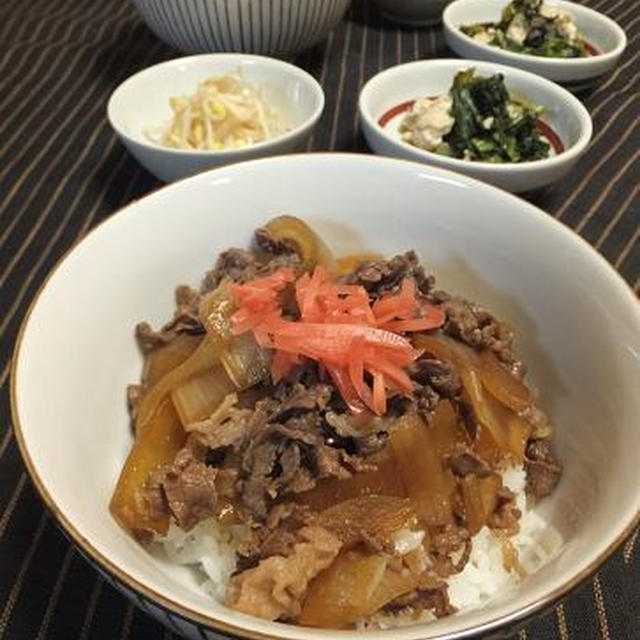 休肝日 ・ まじめに作った牛丼。 北海道から来た白い恋人・ゆり根♪