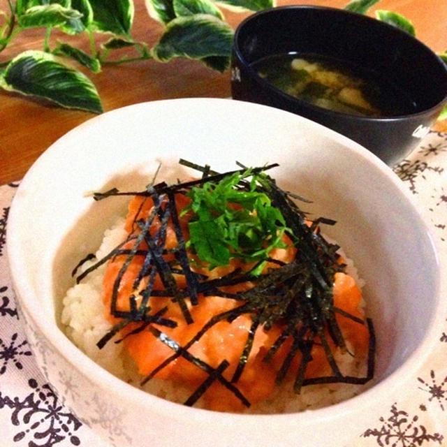 サーモン丼♡&はぴばーすでいとぅーみー✿