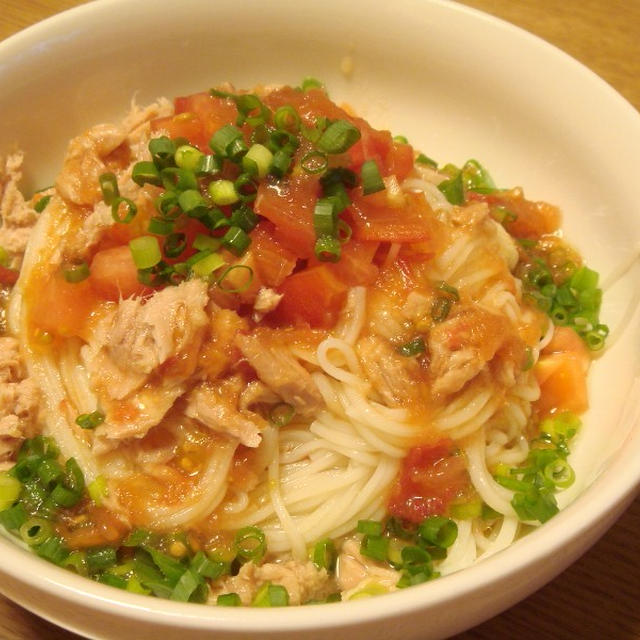 冷たいトマトおろしそうめん。