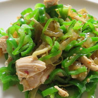 鮮やかピーマンと中華キクラゲの簡単サラダ