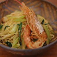 花椒の香り、セロリと海老の塩焼きそば