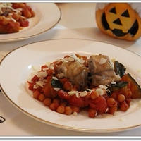 スパイス大使☆ハロウィンに♪かぼちゃとひよこ豆のトマト煮込み＊スパイスチキンロール添え☆