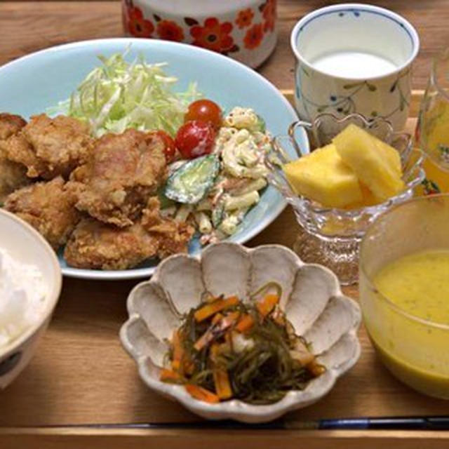 鶏のから揚げ定食。