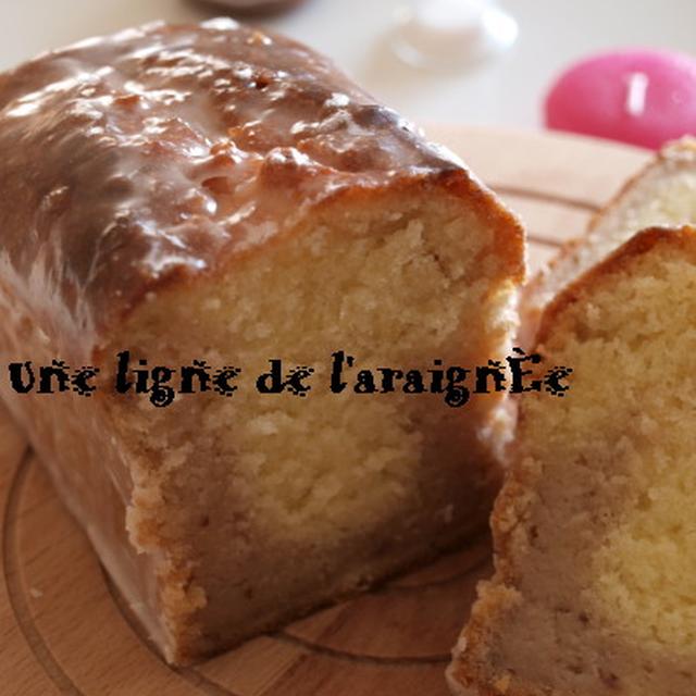 いちご風味な、マーブルになりきれなかったパウンドケーキ。