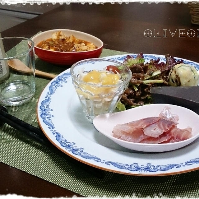 生まれて初めて食べるイサキのお刺身と豚の軟骨