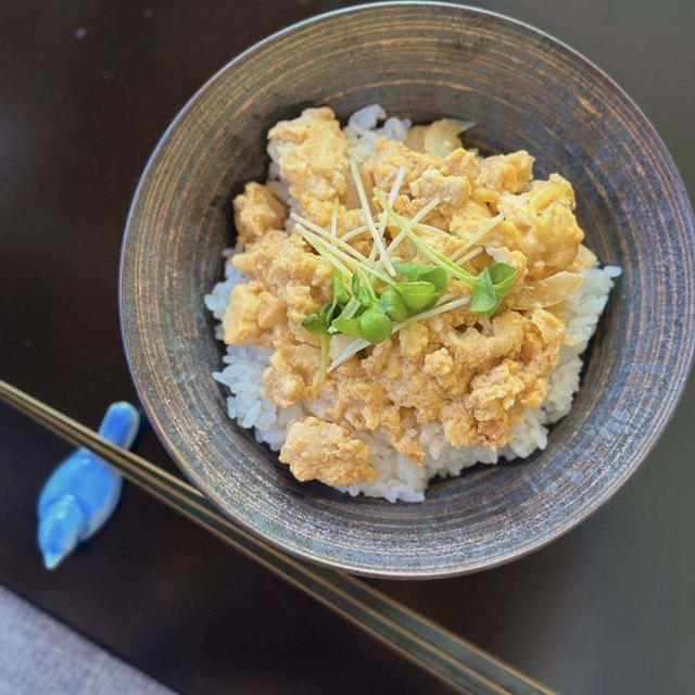 忙しいからこそのママの朝活と最後の夏休みごはん！豆腐でボリューム栄養UP！鶏ひき肉のレンジ親子丼