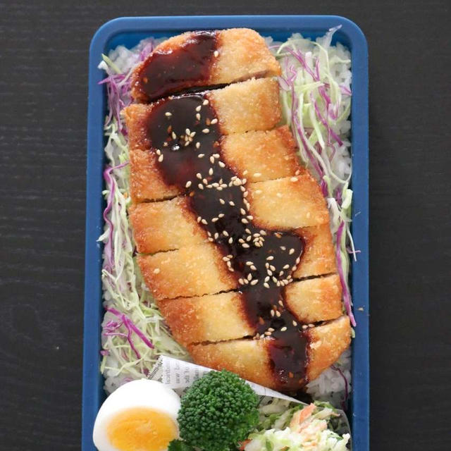 男子高校生弁当 / 味噌カツラーメン