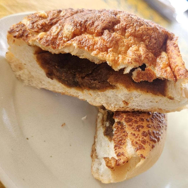 【カレーパン】スーパーで必ず目にする＜ポケモンパン＞焼きチーズカレー