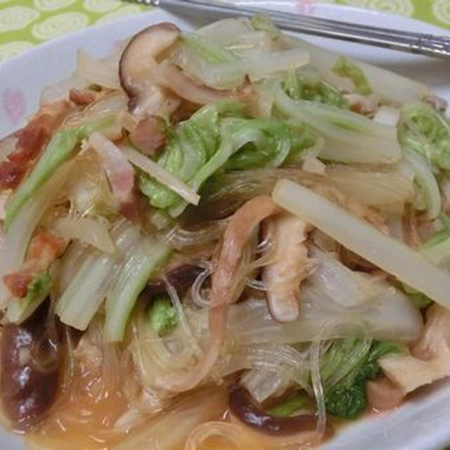 春雨は戻さず味しみしみ☆　白菜とベーコンの炒め煮チャプチェ