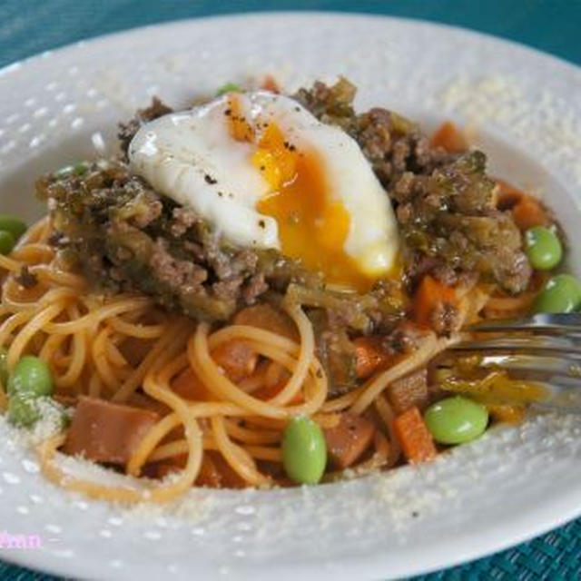 ゴーヤの佃煮とミネストローネの残りでパスタ♪