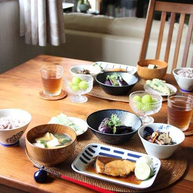 ぶりの照り焼き定食。