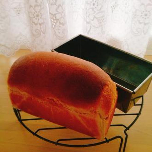 白ねり胡麻のミニ食パン♪だし巻きたまごサンド♪