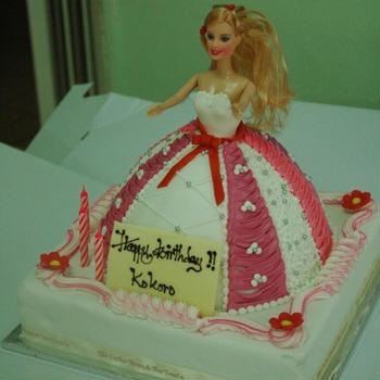 DOLL CAKE