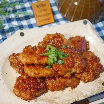 エノキたっぷり♪ふんわり～豚ひき肉のつくね＆チョコのおまけと懐かしのアーモンドチョコ他