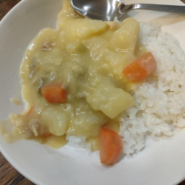 夫と娘が作ったシチューで乗り切りました