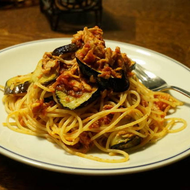 茄子のトマトパスタ＆根菜ときのこと豆のスープ