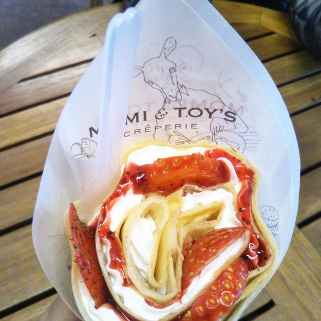 子どものおやつ☆MOMI＆TOY’Sのイチゴ生クリームクレープ