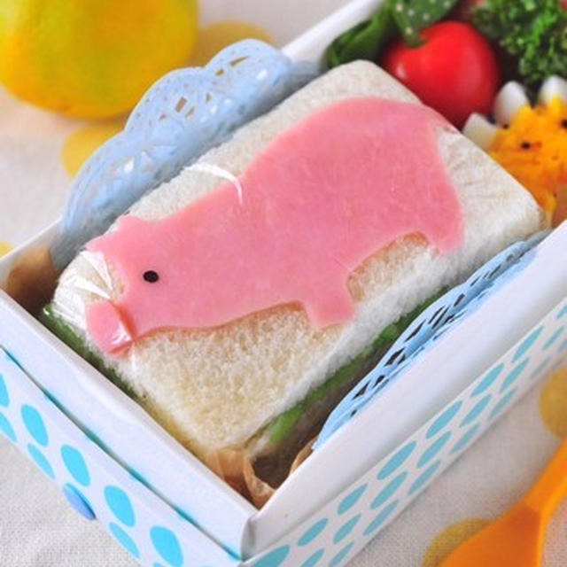 ブタちゃんサンドイッチ