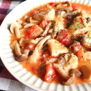 柔らか鶏むね肉とトマトのガーリックチーズ炒め