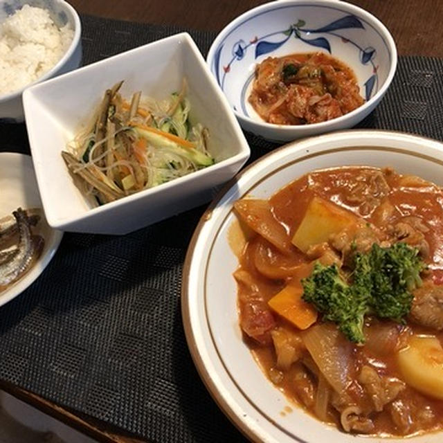 ラム肉のトマト煮　＆　ピーマンとパプリカ、春雨の炒め物