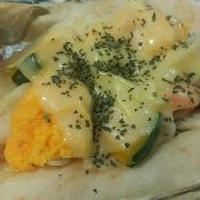 バジル風味のレンチン野菜とオムレツナン