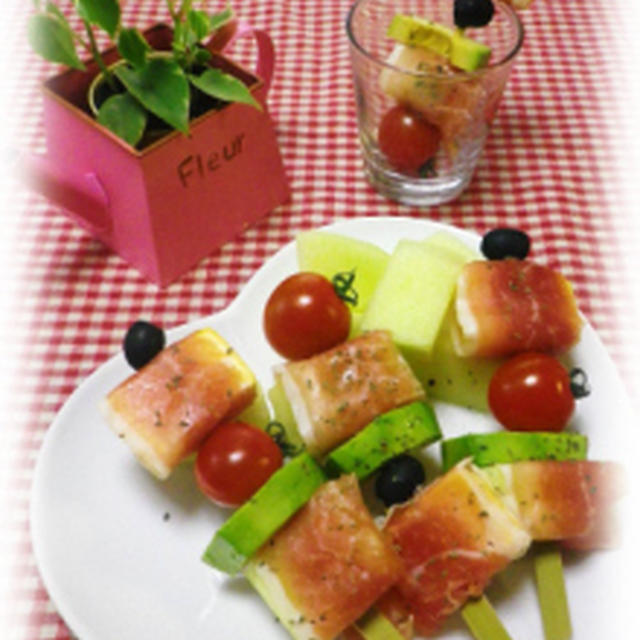 * スモークチーズと生ハムのピンチョス♪
