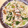 楽する休日献立(昼･夕)7日目｡鰯とほうれん草のクリームパスタにコクを出す物、夕食はチヂミをレンチンで。