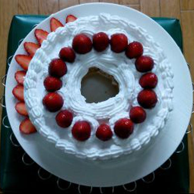 自家製酵母のシフォンケーキでいちごショートケーキ♥