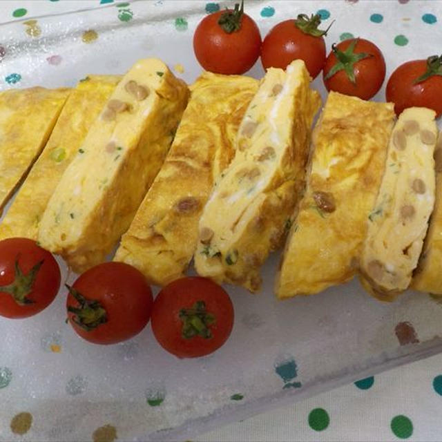 納豆ネギオムレツとグリーンアスパラのサラダ