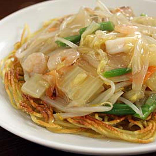 今回の「あんかけかた焼きそば」は彩りヨシ？
