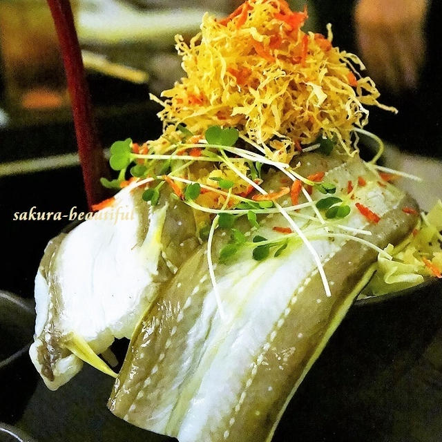 もんじゃの常識を覆す！ミシュランの天かすや築地直送のネタが豪華な割烹的進化系『こぼれや@月島』