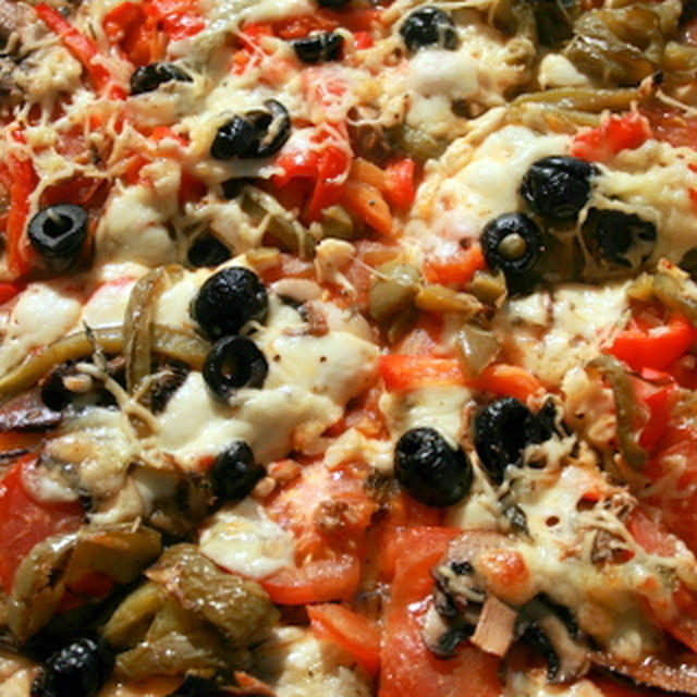 野菜沢山のベジタリアンピザ2種