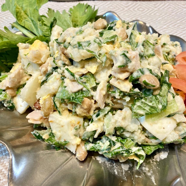 福岡県産セルリーの香り豊かなポテトサラダは葉を使うのがおいしさのポイント！
