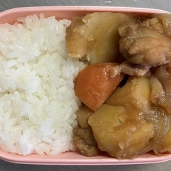 【(；´Д｀)ﾁｬｲﾛ､ｾｲｷﾞ!】肉じゃが【弁当】