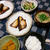 ブリの塩焼きで晩ごはん と コーンブレッド♪
