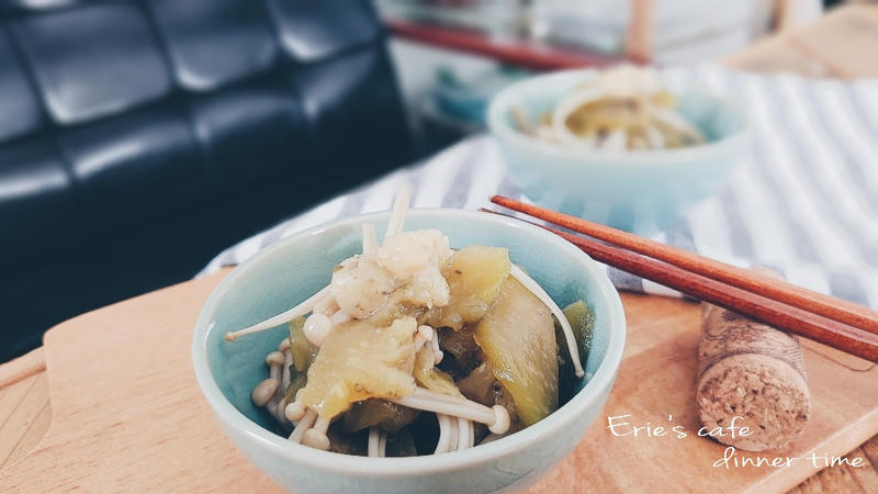 【うちごはん】電子レンジで簡単！なすとえのきの和え物〜ねぎ塩のせ〜