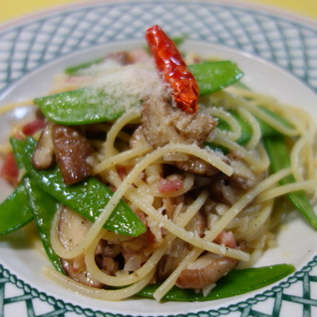 絹さやと椎茸のパスタペペロンチーノ