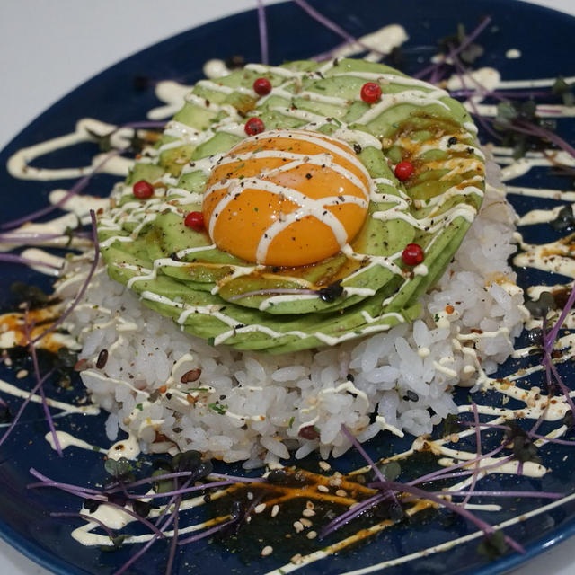 おしゃれ男飯！「アボカド丼」おうちでカフェ風アレンジ♪