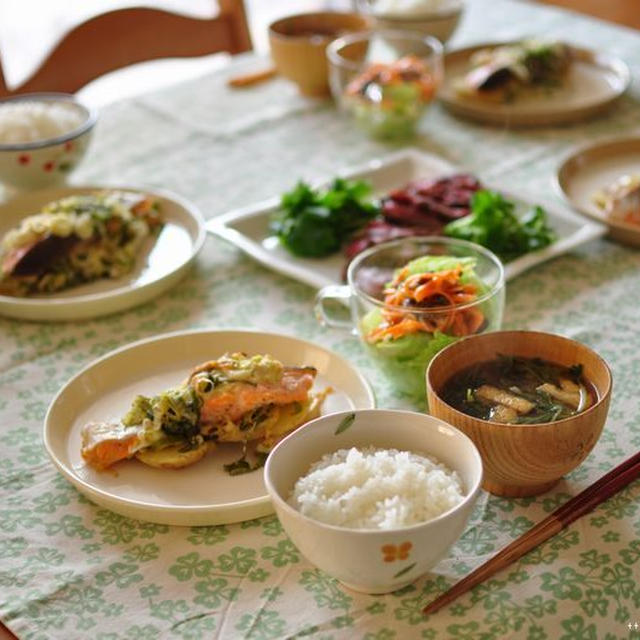 鮭とポテトのネギまみれ蒸しと牛肉の昆布じめ、それから息子と外でバッタリ出会う